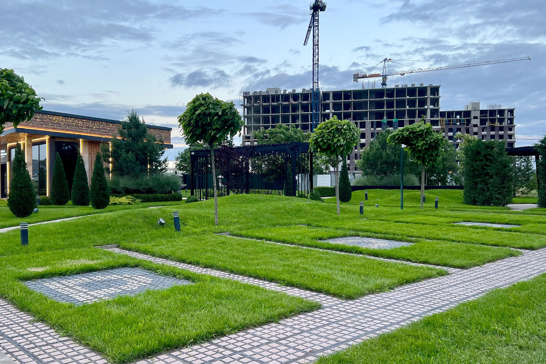 Экопарковка для гостей и покупателей в Краснодаре